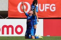 「まんまと騙された」「やばすぎる」背負って反転→ズドン！ 水戸の新加入FWが魅せた“衝撃ターン弾”が話題「何てシュート叩き込むんだ」