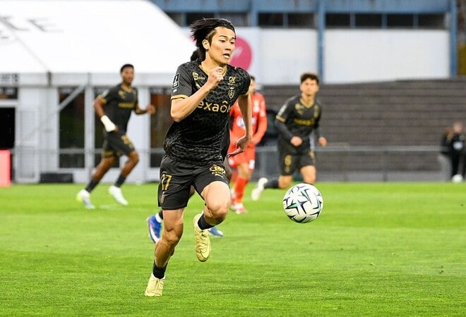 「え、怪我とかじゃないよね」イングランド戦で躍動した日本代表MF、まさかの“前半で交代”にネット騒然「ほんまに気の毒」「こりゃ不満たまるや」