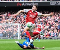 アーセナルV争いに響く？ W杯POで大暴れのスウェーデン主砲が痛恨ミスを弁明→英紙はバッサリ「奇妙な言い訳をした」