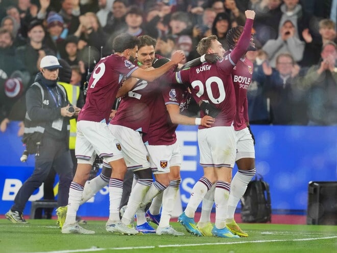 ウェストハムがウルブスに4発完勝でついに降格圏脱出! ハマーズファンは狂喜乱舞「お前らはトッテナムと一緒に落ちる!」【現地発】