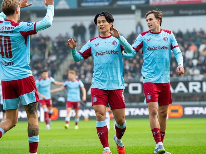 「凄まじいな」「日本人が勝てる時代が来るとは…」日本代表FWの“圧巻の一撃”にSNS沸騰!「ワールドカップ期待するしかない」