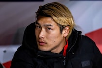 「彼の責任」「冷静さを失った」痛恨の“２連続ミス”…２失点関与の26歳日本代表DFを現地紙は最低評価。チームは１－３逆転負け「苦い結末となった」