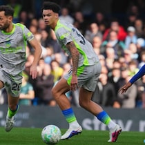 「大きな不安材料」イングランド代表に痛手。日本戦出場の21歳シティDFがハムストリング負傷の可能性。宿敵OBも嘆く「本当に残念なことだ」