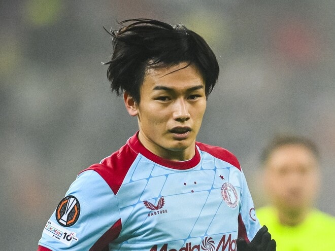 「全盛期のC・ロナウドに匹敵する」「十分すぎるほどの筋力」衝撃ヘディング弾の上田綺世にオランダのファンも驚嘆！「クーマン、警戒してるか？」