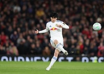 「無双すご」「何で干されてたんだよ」冷遇されていた日本代表MFがプレミアで躍動！歴史的勝利に大貢献で絶賛相次ぐ！「素晴らしすぎる」「やはりスーパー」