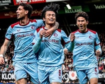 「高っ...ウソでしょ」「どんだけ飛ぶんだアヤセ」27歳日本代表FWが公開した“圧巻の一枚”にファン驚愕！ 本人は「継続あるのみ」と発信