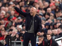 ２季連続でパリSGに敗れて敗退。リバプール指揮官が判定に不満露わ「今シーズン、多くのジャッジが不利に働いてきた」【CL準々決勝】