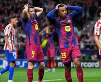 「まじかよ」「何してんだよ」日本の早朝、“優勝候補”の敗退にネット騒然「どう考えても強かったけど負けた」