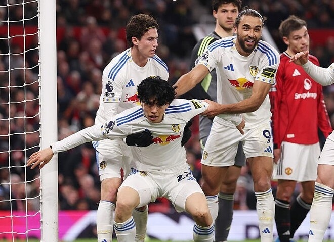 「ファンタスティックな中盤だ」マンUで躍動した田中碧らを元英代表DFが絶賛！残留を争う名門には恐怖？「恐ろしい」「トッテナムはまったく及ばない」