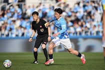 「バルサで10番のヤマルは同い年」。やれるか、やれないかじゃない。横浜FCの18歳ルーキー岩崎亮佑はきっぱり「やっていかないといけない」