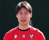 「今も見てるよ。苦しい時期もあったけど…」恩師と“欧州再制覇”目ざす鎌田大地、古巣への想いを語る。英語力を明かす場面も