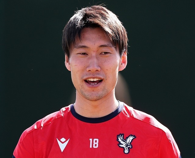 「今も見てるよ。苦しい時期もあったけど…」恩師と“欧州再制覇”目ざす鎌田大地、古巣への想いを語る。英語力を明かす場面も