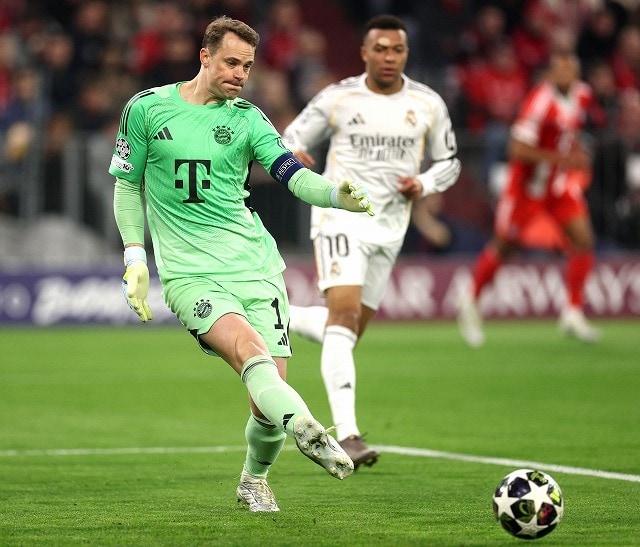 「全く上手く蹴れなかった。僕が悪かった」POM→開始34秒でまさかの…40歳名手が失点直結ミス。それでもマドリー撃破でCL４強入り