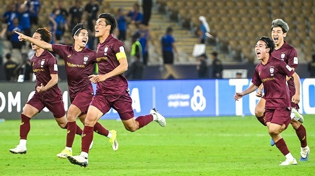 「８－７！日本のダークホースが番狂わせ。マンチーニは心痛」神戸の超劇的ACLE４強入りに中国驚き！「まさに波乱万丈」