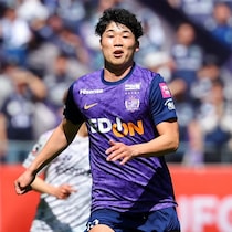 広島が６戦ぶり“90分勝利”！ 鈴木章斗が１G１Aと躍動、加藤陸次樹の豪快弾で長崎に２－０快勝