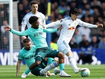16試合ぶり先発の前節に続きボランチでスタメンの田中碧、プレースキッカーとして躍動！豪快オーバーヘッド弾を演出！リーズは最下位ウルブスに３－０快勝、残留へ前進