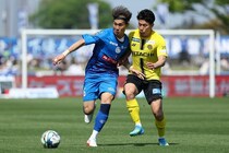 柏、前半の退場が響き…数的不利で０－２完敗。水戸が多田＆渡邉の後半２発で３連勝