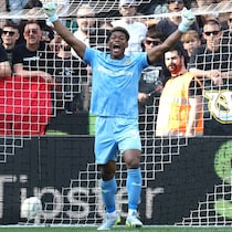 「反則レベルの反応」「控えめに言っても神」森保J守護神が超大仕事！イタリア代表の相手10番はがっかり…地元メディアも激賞「特筆すべき」