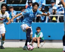 「足りない部分があったのかな」昇降格を繰り返す横浜FCでの苦闘。そして現役最後のクラブに【伊藤翔のサッカー人生⑤】