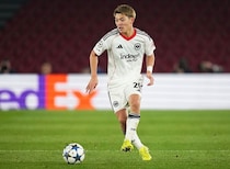 「すでに移籍先を探している」序列低下の日本代表10番がまさか！ドイツ強豪を１年で電撃退団か！現地メディアが驚きの報道