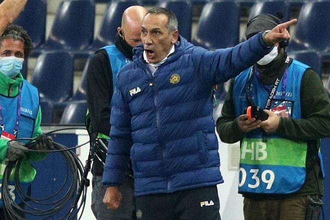 W杯前に電撃交代! サウジ代表がギリシャ人指揮官の就任を発表「豊富な指導経験を持つ」「次の段階へスムーズに移行する助けに」
