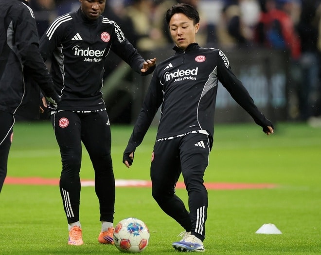 「冬の契約は大失敗」ドイツ強豪加入の20歳日本人DF、まさかの“出場ゼロ”に現地メディアも困惑「監督に完全に見放された」