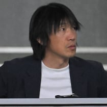 解説席から代表ベンチへ急転直下の展開──“日本代表コーチ”中村俊輔が早速J視察