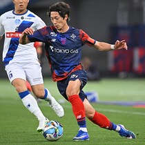 圧巻のミドル弾！ 運動量、闘争心、球際の強さ、サッカーで勝つための要素を全て見せつけた右サイドバック【FC東京】