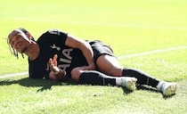 「ひどい光景」「W杯が危ぶまれる」日本と対戦のオランダ代表に激震！英名門の23歳MFが負傷、母国メディアは絶句「欠場なら大きな痛手だ」