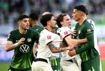 「日本人選手も仲裁に入らざるを得なかった」韓国代表DFが野蛮なタックルで“また”レッド→乱闘勃発に韓メディアが嘆き「W杯では致命的な弱点となりかねない」