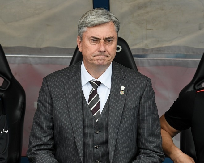 リーグ戦７連敗中の浦和がスコルジャ監督との契約解除を発表。「最後までチームとともに戦い抜く覚悟で取り組んでまいりました」