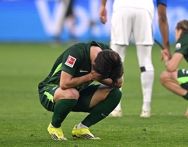 「チームへのフィットに苦戦」3月に日本代表“鮮烈”デビューの21歳FWはなぜ出番をもらえないのか…海外メディアは困惑 指揮官は「彼の適応は…」