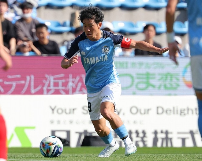 スタメン総入れ替えのジュビロが5連勝。「俺ら試されてる、と」指揮官がチームを鼓舞。土壇場で追いついた松本戦で粘り強くPK戦勝ち