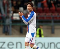 「天才だな」「完璧すぎた」29歳日本代表がUCL準決勝で決めた華麗なハーフボレー弾に驚嘆の声！「こういうの抜群に上手いよなぁ」