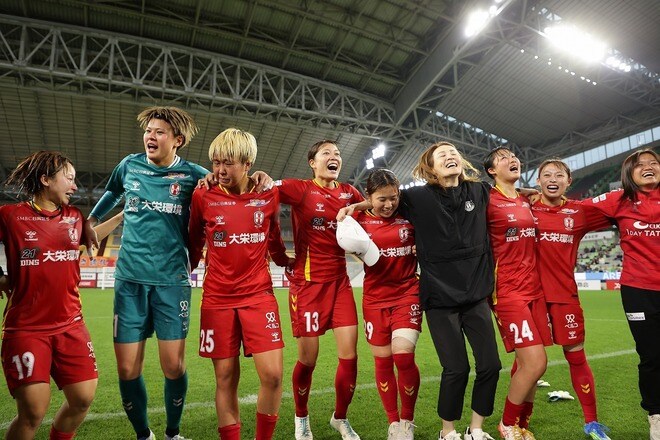 「WEリーグ初の女性監督タイトルホルダー」野々村チェアがI神戸の4年ぶり優勝を祝福「今後の活躍にも大いに期待」