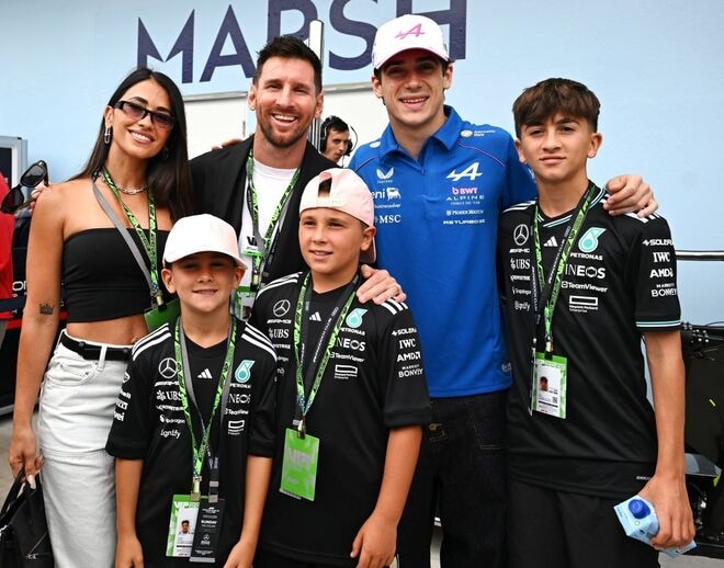「少年のような顔つきだ」マイアミＧＰで本物のＦ１コクピットに収まった“38歳メッシ”が話題 「めっちゃ楽しそう」「GOATな家族」