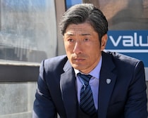 攻守のバランス。針を振って、振って、振って。須藤監督は見極めている「振り幅が小さくなった時が一番、目標値に近い線が引ける」【横浜FC】