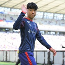 「なんじゃそりゃ！」FC東京の16歳がアジアの舞台でぶち込んだ一撃にネット熱狂！「すごかった」「ゴラッソすぎる」全３得点に絡む活躍ぶり【U-17アジア杯】
