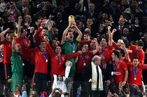 【W杯回顧録】第19回大会（2010年）｜“最も美しいサッカー”が世界を制した日。スペイン黄金時代と岡田ジャパン改革の南アフリカ開催