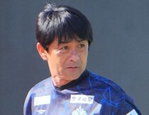 中国最強世代を率いるのは日本人。まさかの黒星発進で浴びた猛批判…次は日本戦「全く違う展開になるでしょう」【U-17アジア杯】