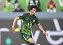 「完全にキャプ翼やん」「代表に呼ばれるな」21歳森保ジャパンFWがドイツ王者を翻弄！“４人包囲網”を打開する超絶プレーに賛辞続々！「神キープ」「何で出番無しだったのか意味不明」