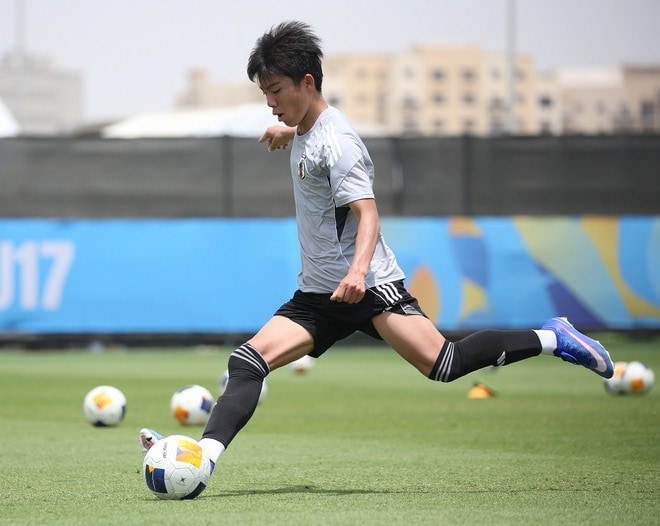 平島大悟、吉田湊海ら鹿島ユースの先輩たちから受ける刺激が成長のエネルギーに。注目レフティ・岩土そらが抱くU-17W杯への想い「自分の名前を知ってもらいたい」【現地発】