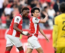 「このレベルの選手が２部はありえない」衝撃４ゴールで29戦14発！“別格”の日本人エースがいても昇格できず…“脱出”を望む声やまず「さすがに移籍させてもらえるよね」「幽閉されてるのかわいそう」