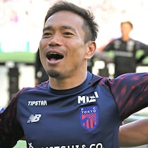 「こんなん見たらなんも言えない！」長友佑都“涙の選出”に反響続々「今批判してる奴ら全員見返してくれ」「涙を流したタイミングは三笘選手の名前が飛ばされたタイミングですね」【日本代表】
