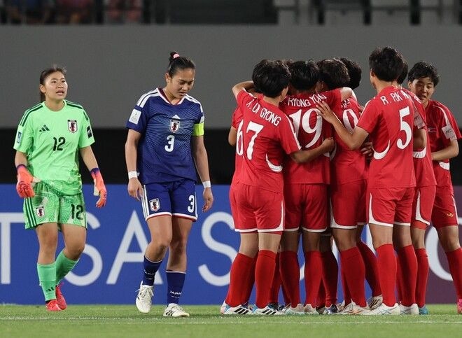 「全く歯が立たなかった」まさかの結末…日本サッカー界を襲った“悲劇”に韓国メディアも衝撃「完全に崩壊した」