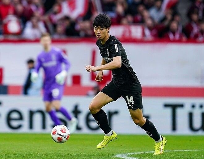 一時は濃厚視されていたW杯メンバーからも落選…21歳日本代表DF、３か月で“出場４分”の苦境　来季もプレミア名門には戻れずか「再レンタルが最も高い可能性」