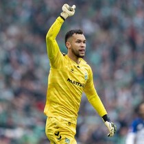 「残留はほぼ不可能だ」日本代表入り期待の22歳GK、ドイツ古豪退団はやむなし？ プレミア名門や独強豪などが関心と現地報道「争奪戦を繰り広げている」