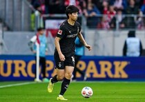 「今季ワーストのレンタル選手」W杯も落選…名門で出場ゼロ→ドイツでも苦戦の日本代表DFに現地辛辣「大きく期待されたが…」