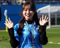 「スタイル抜群」「ヤバいです」横浜FCのスタジアムMCが大胆ビキニショット披露！「マジでサイコー」「めちゃくちゃ素敵」の声