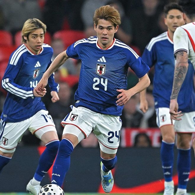 「めっちゃ感動した」「代表でも暴れてこい」“W杯日本代表のキーマン”が古巣訪問「日本の成績を左右するといっても過言ではない!」